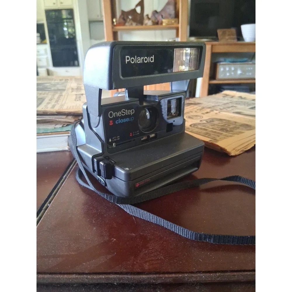 Polaroid OneStep CloseUp 600 Instant Film Camera Gray with Case Vintage Flash